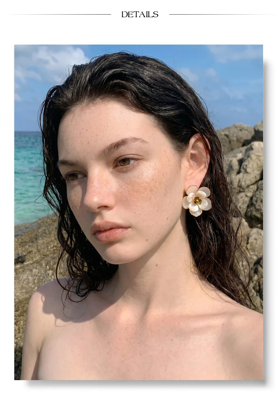 Resin flower earrings in gold-plated stainless steel with resin.