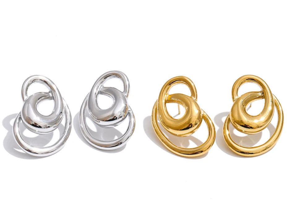 Geometric earrings in gold-plated stainless steel.