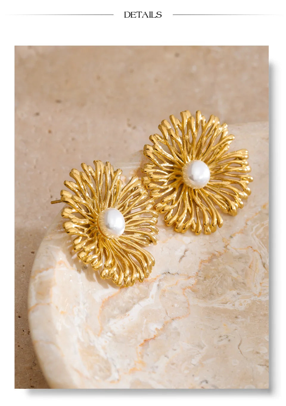 Pearl flower earrings in gold-plated stainless steel with pearl.