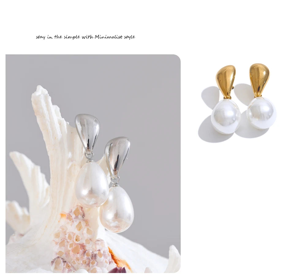 Pearl geometric earrings in gold-plated stainless steel with pearl.