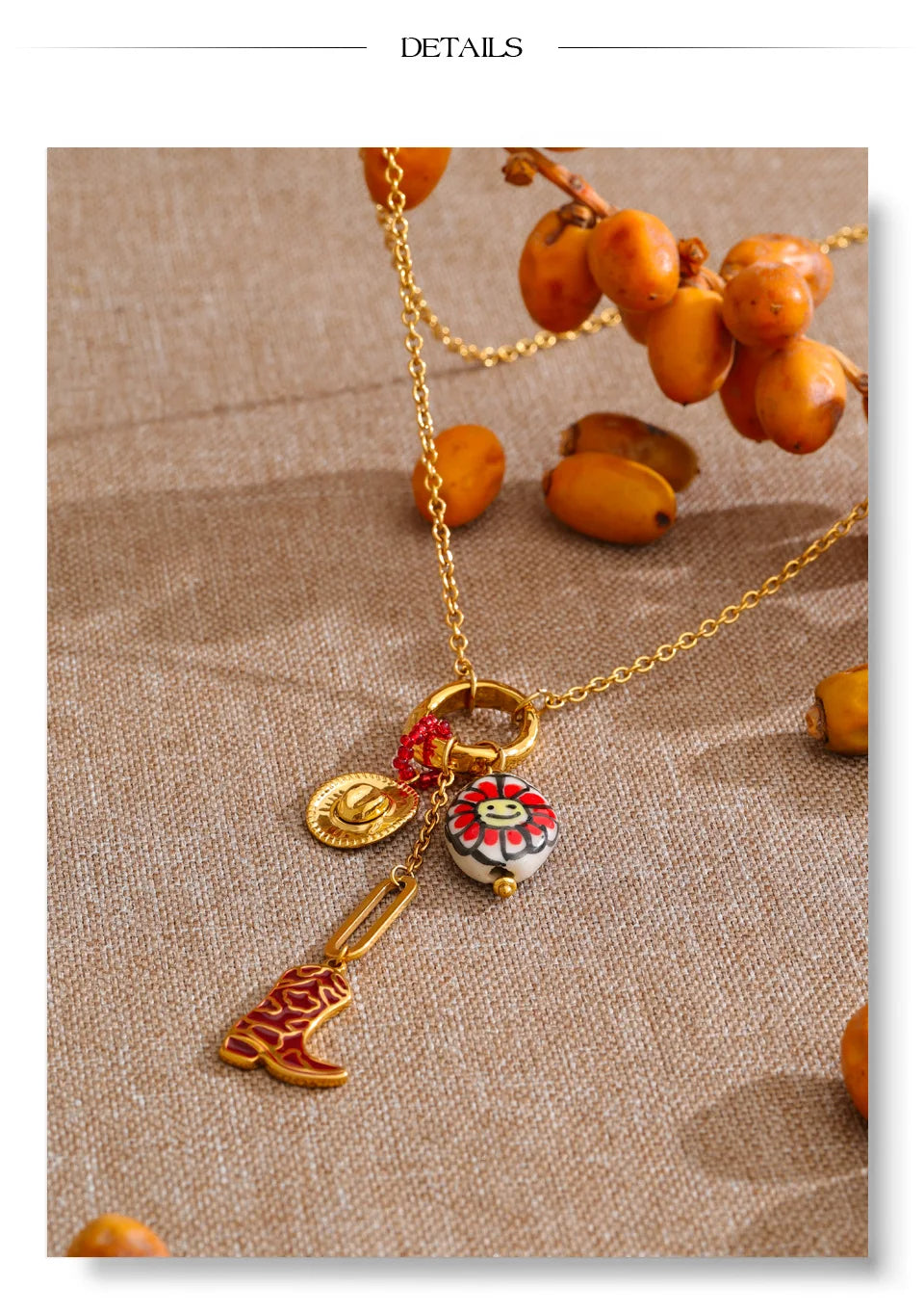 Flower geometric necklace in gold-plated stainless steel.