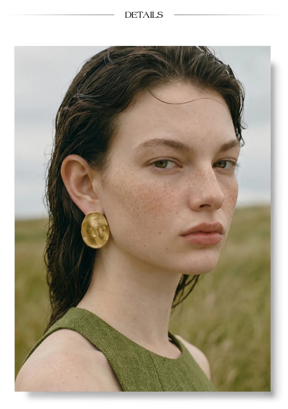 Geometric earrings in 14K gold-plated stainless steel.