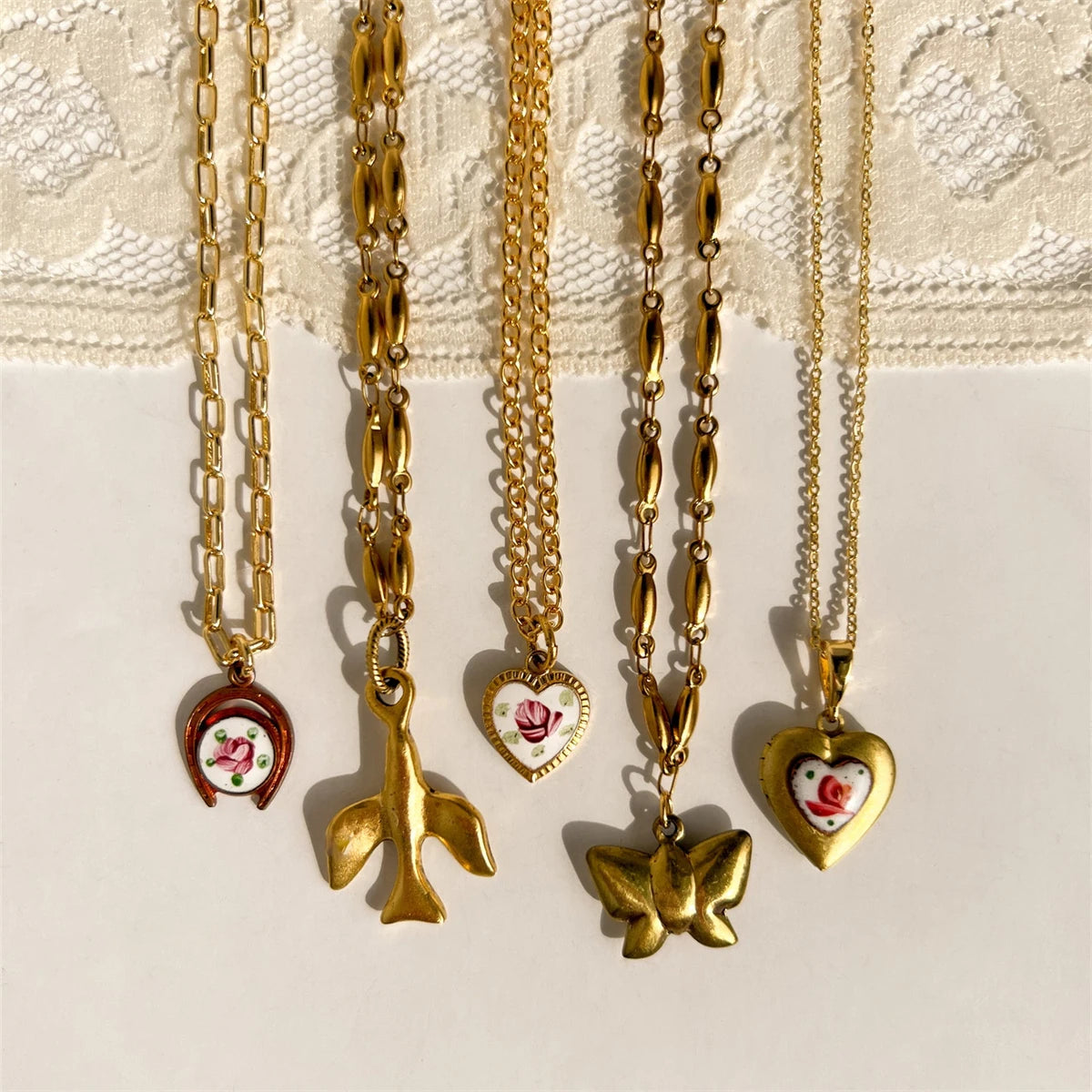 Retro printed oval heart-shaped necklace, women's colorful bohemian style jewelry, gold-plated