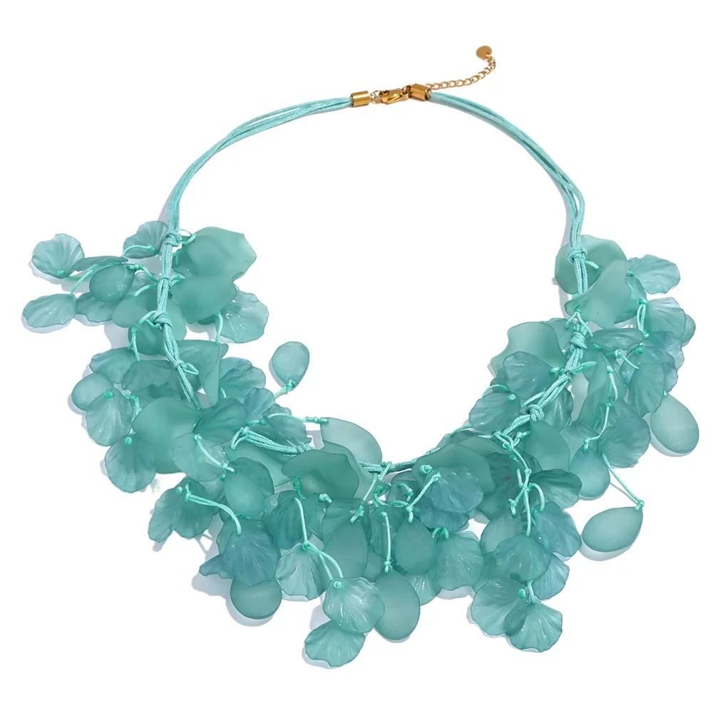 Resin multi-color y2k necklace in gold-plated stainless steel with resin.