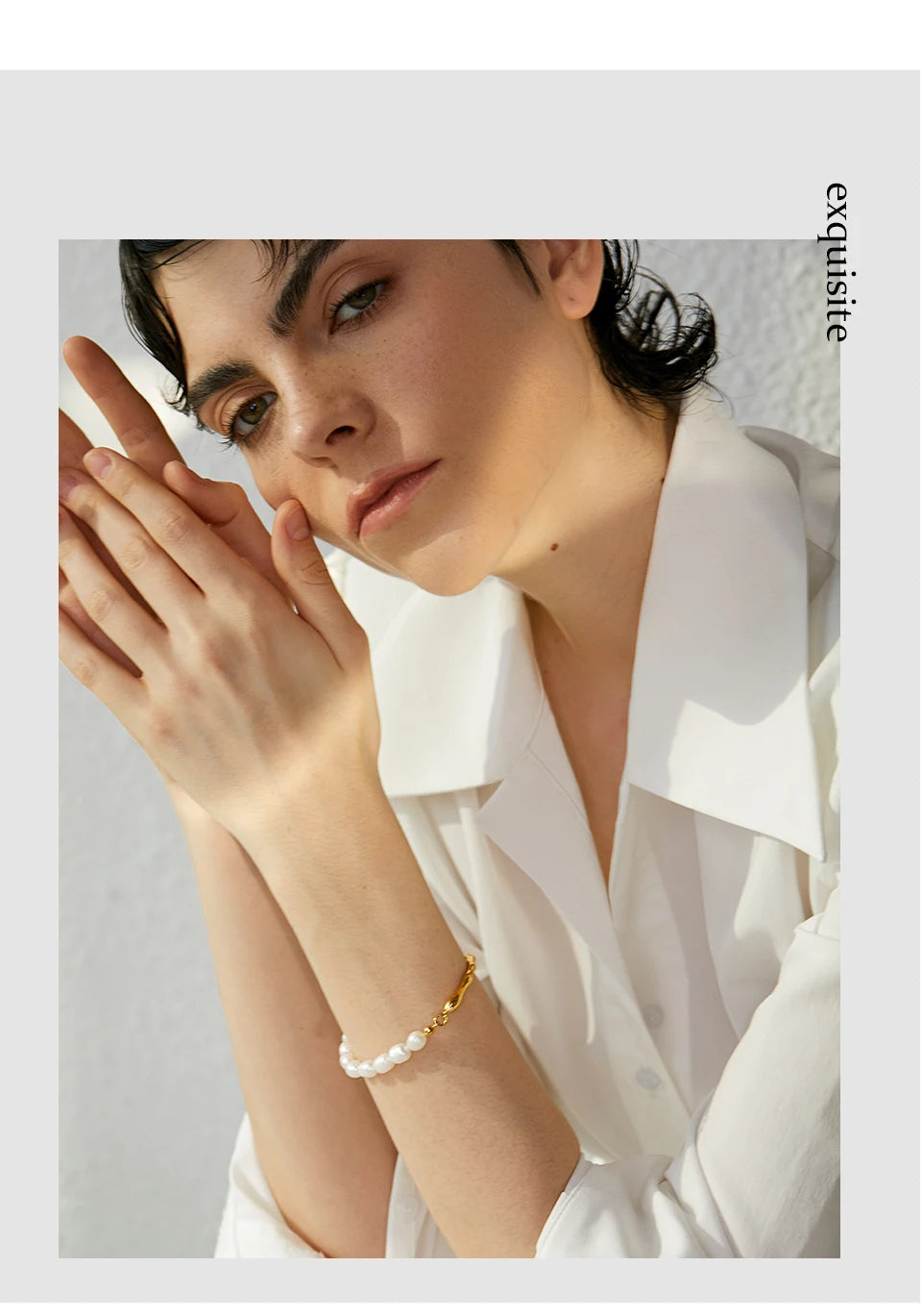 Freshwater pearl geometric bracelet in 18K gold-plated stainless steel with freshwater pearl.