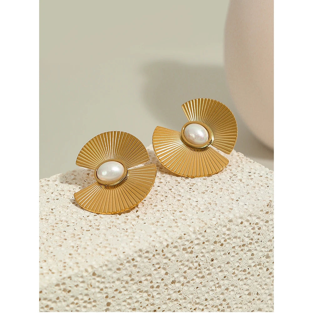 Pearl Flower Stud Earrings — 316L Stainless Steel · PS440
