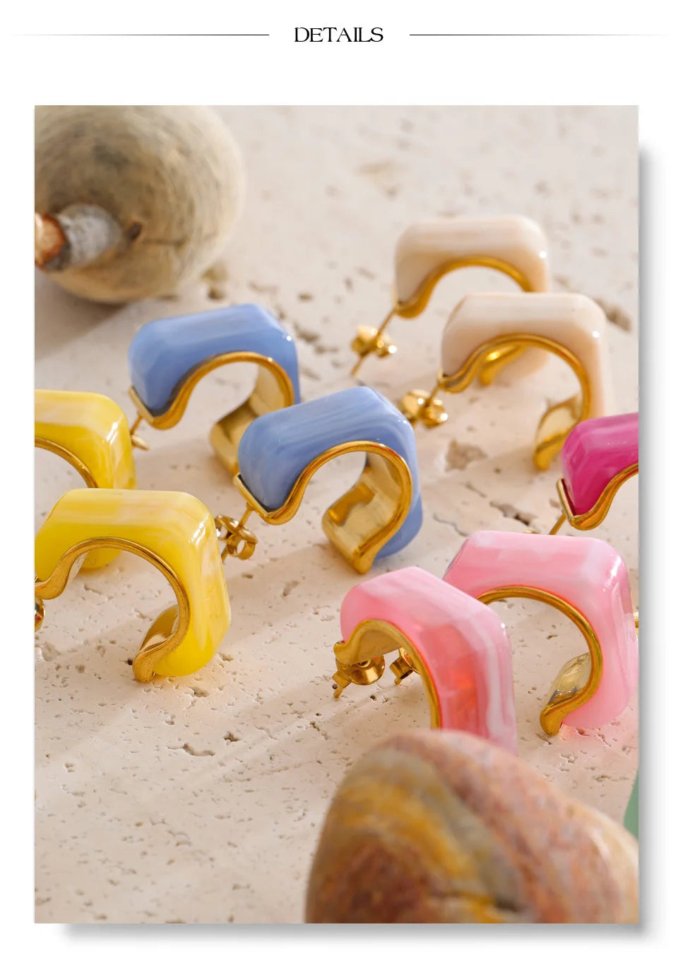 Resin acrylic geometric earrings in gold-plated stainless steel with resin and acrylic.