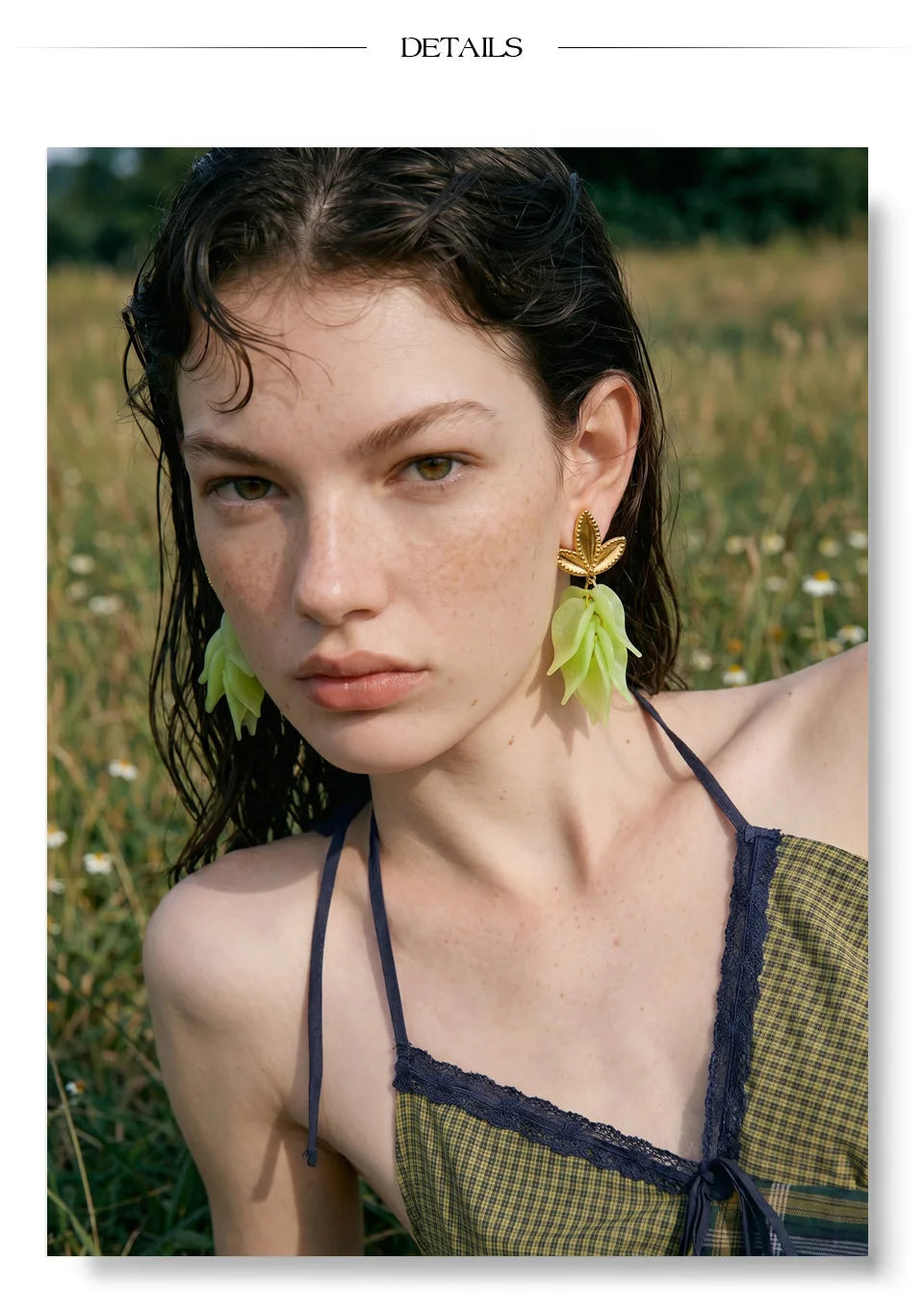 White resin acrylic earrings in gold-plated stainless steel with resin and acrylic.