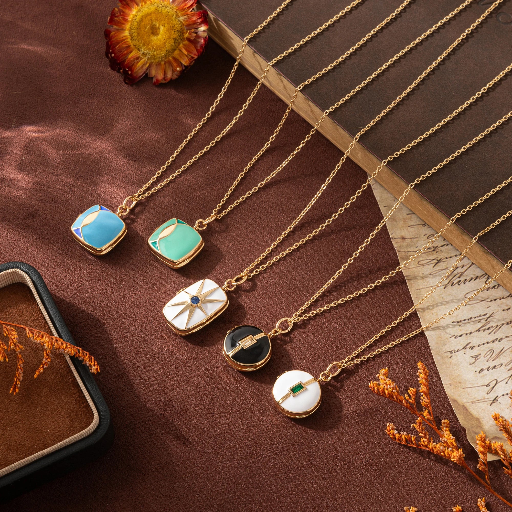 Vintage style round square oval box opening and closing drip oil spring and summer color photo album gift 2025 trend necklaces