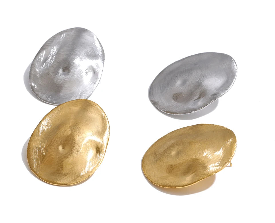 Geometric earrings in 14K gold-plated stainless steel.