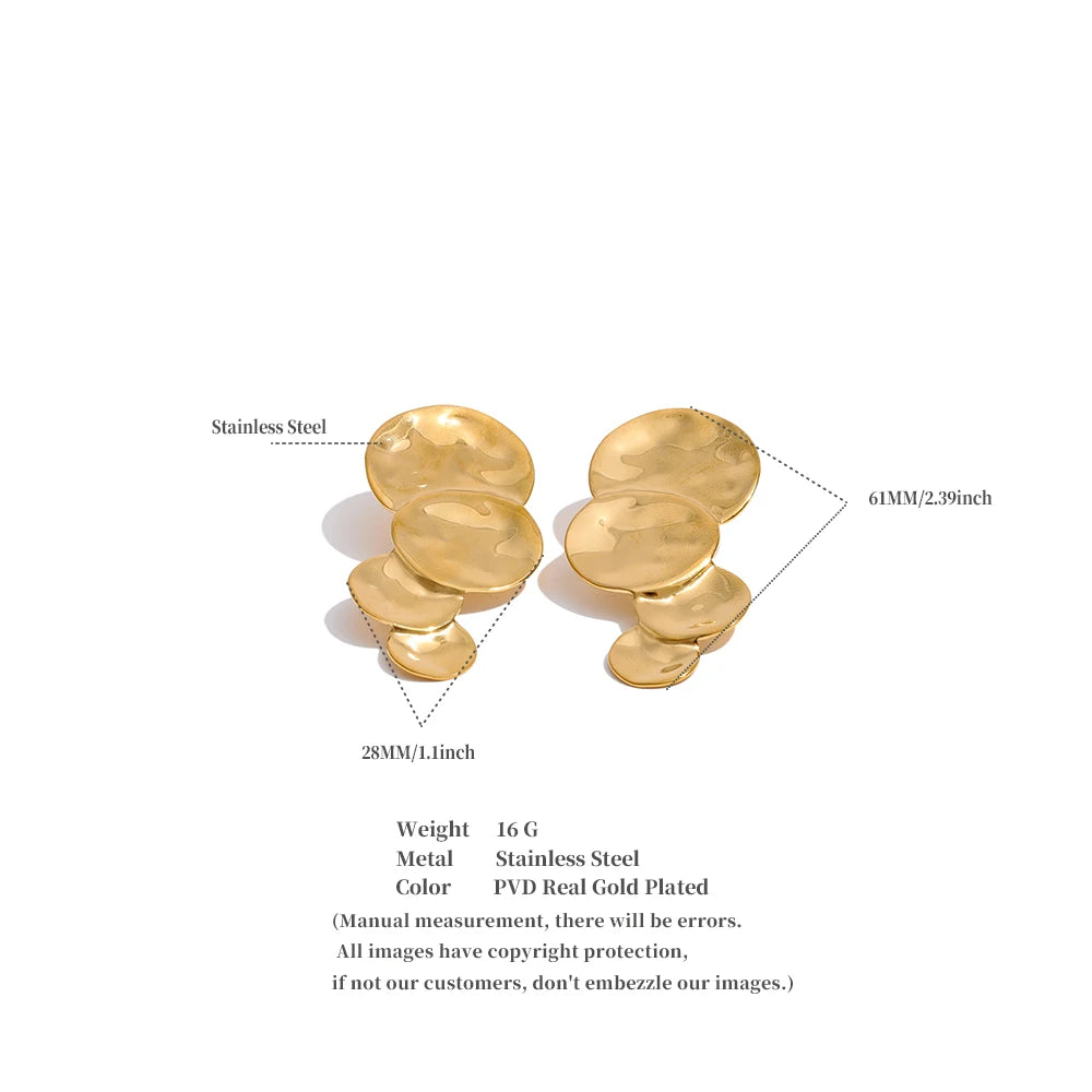 Geometric earrings in gold-plated stainless steel.