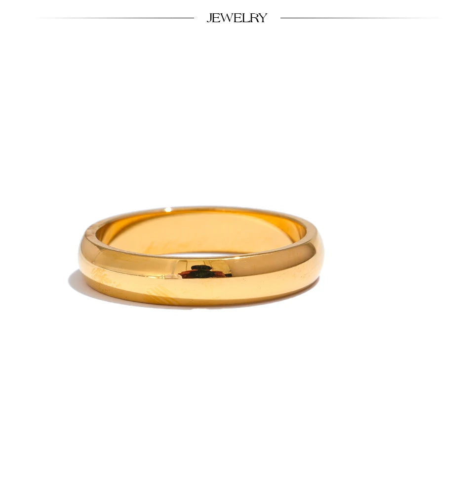 Geometric ring in 18K gold-plated stainless steel.