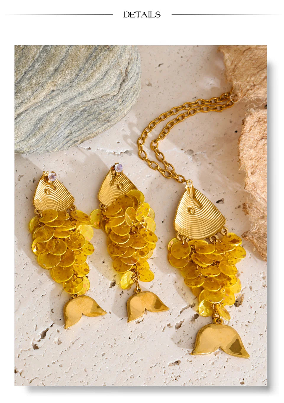 Resin multi-color geometric earrings in gold-plated stainless steel with resin.