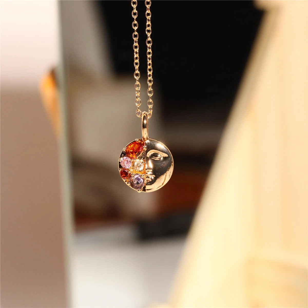 Vintage Greek Goddess Colored Zirconium Palace Art Necklace Casting Process Pendant Plating True Gold for Color Preservation