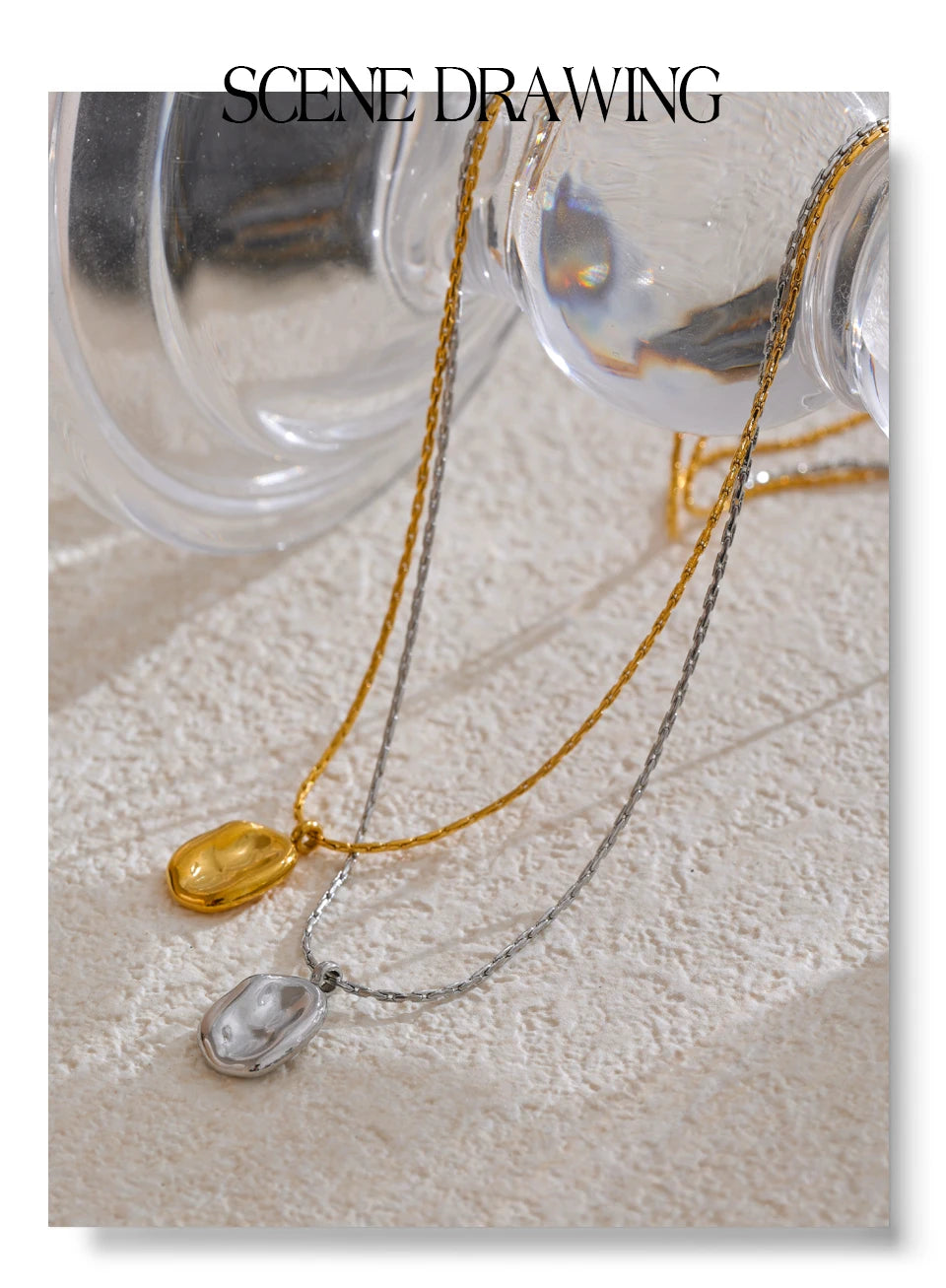 Hammered minimalist geometric necklace in gold-plated stainless steel.
