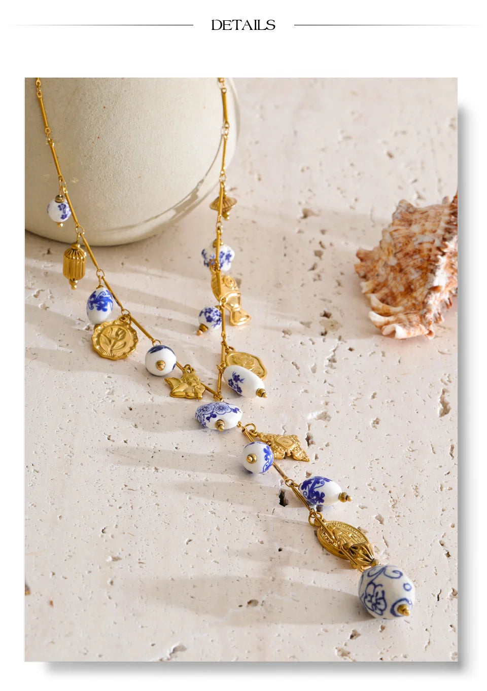 Heart flower necklace in gold-plated stainless steel.