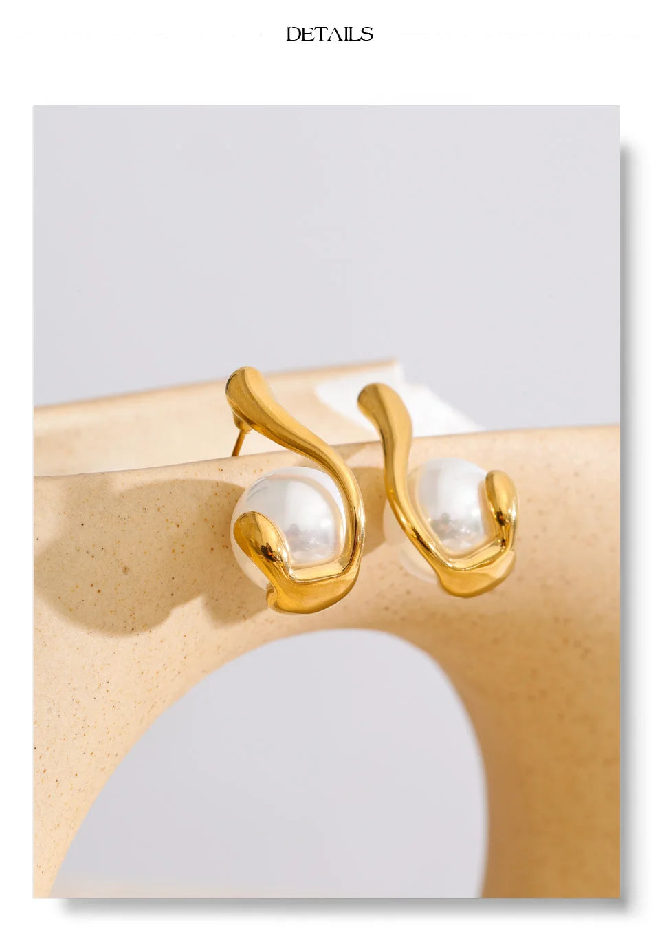Pearl geometric earrings in gold-plated stainless steel with pearl.