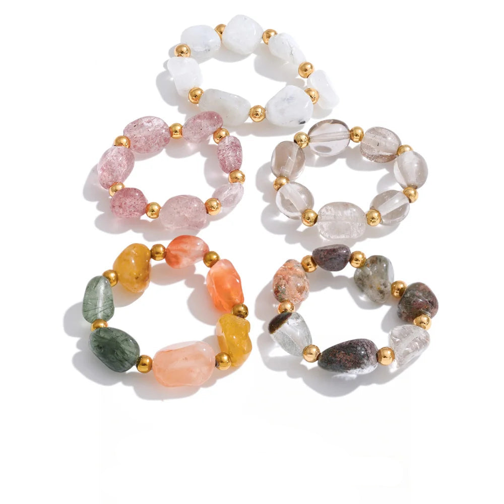 Ring made of gold-plated stainless steel with natural stone beads.