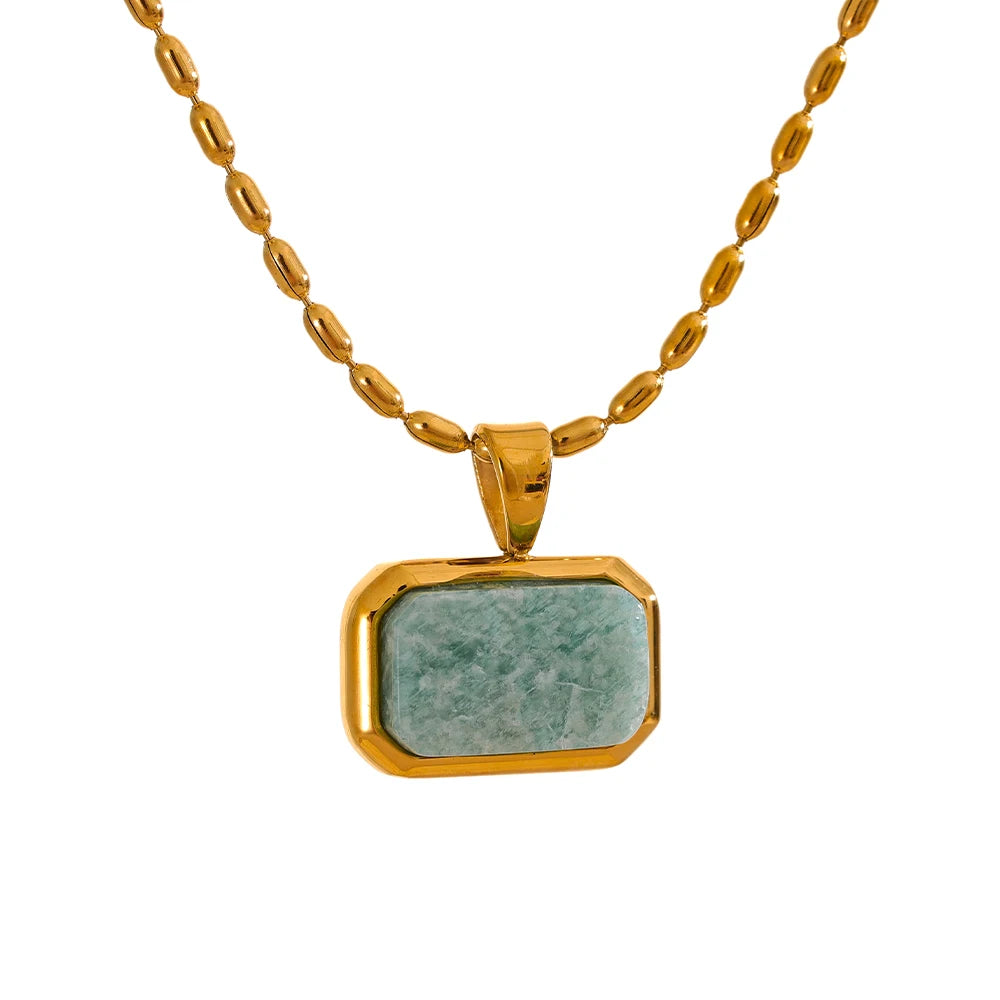 Natural stone geometric necklace in gold-plated stainless steel with natural stone.