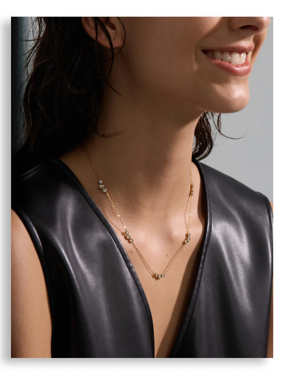 Cubic zirconia geometric chain necklace in gold-plated stainless steel with cubic zirconia.
