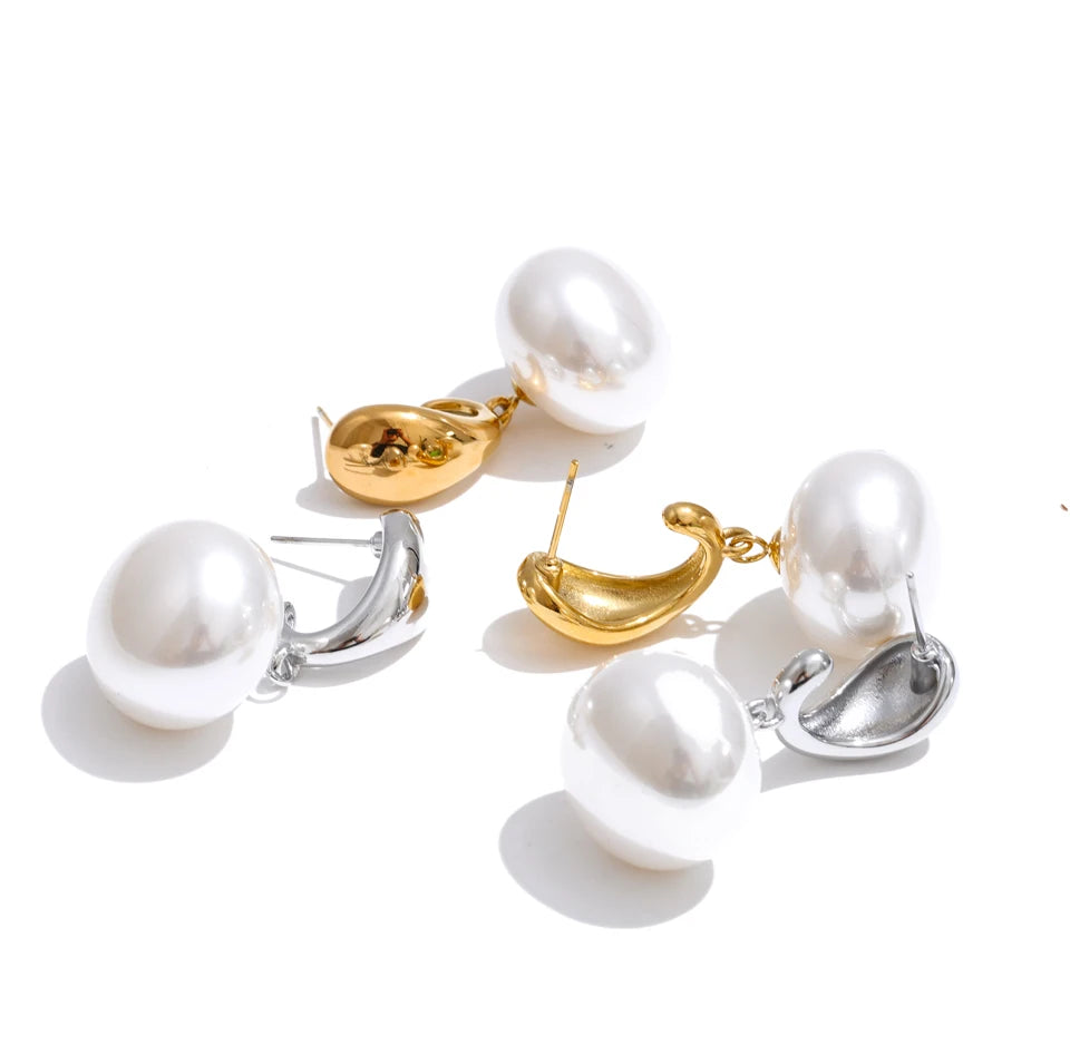 Pearl geometric earrings in gold-plated stainless steel with pearl.
