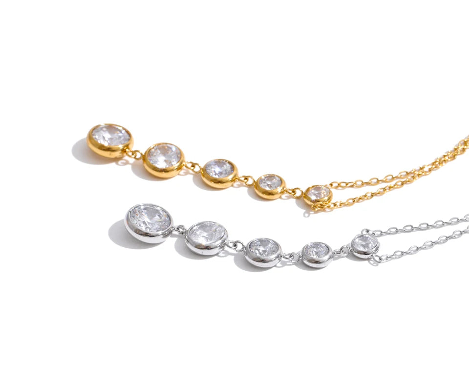 Cubic zirconia geometric chain necklace in gold-plated stainless steel with cubic zirconia.