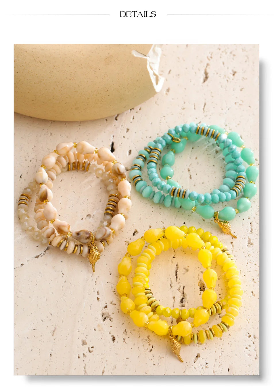Resin acrylic beaded necklace in gold-plated stainless steel with resin and acrylic.