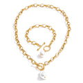 Pearl geometric necklace in gold-plated stainless steel with pearl.