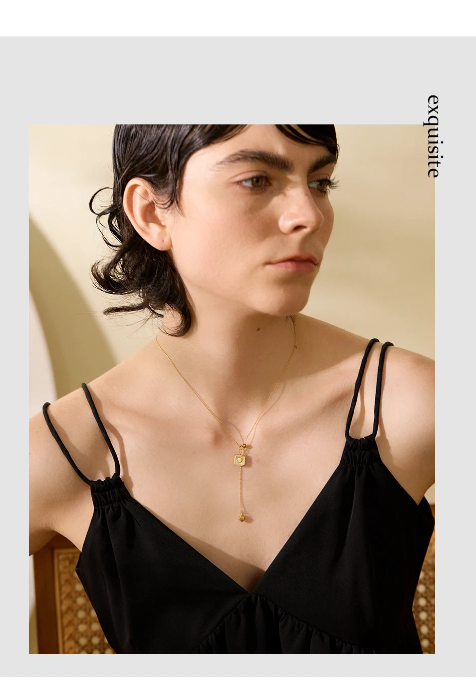 Shell heart geometric necklace in gold-plated stainless steel with shell.