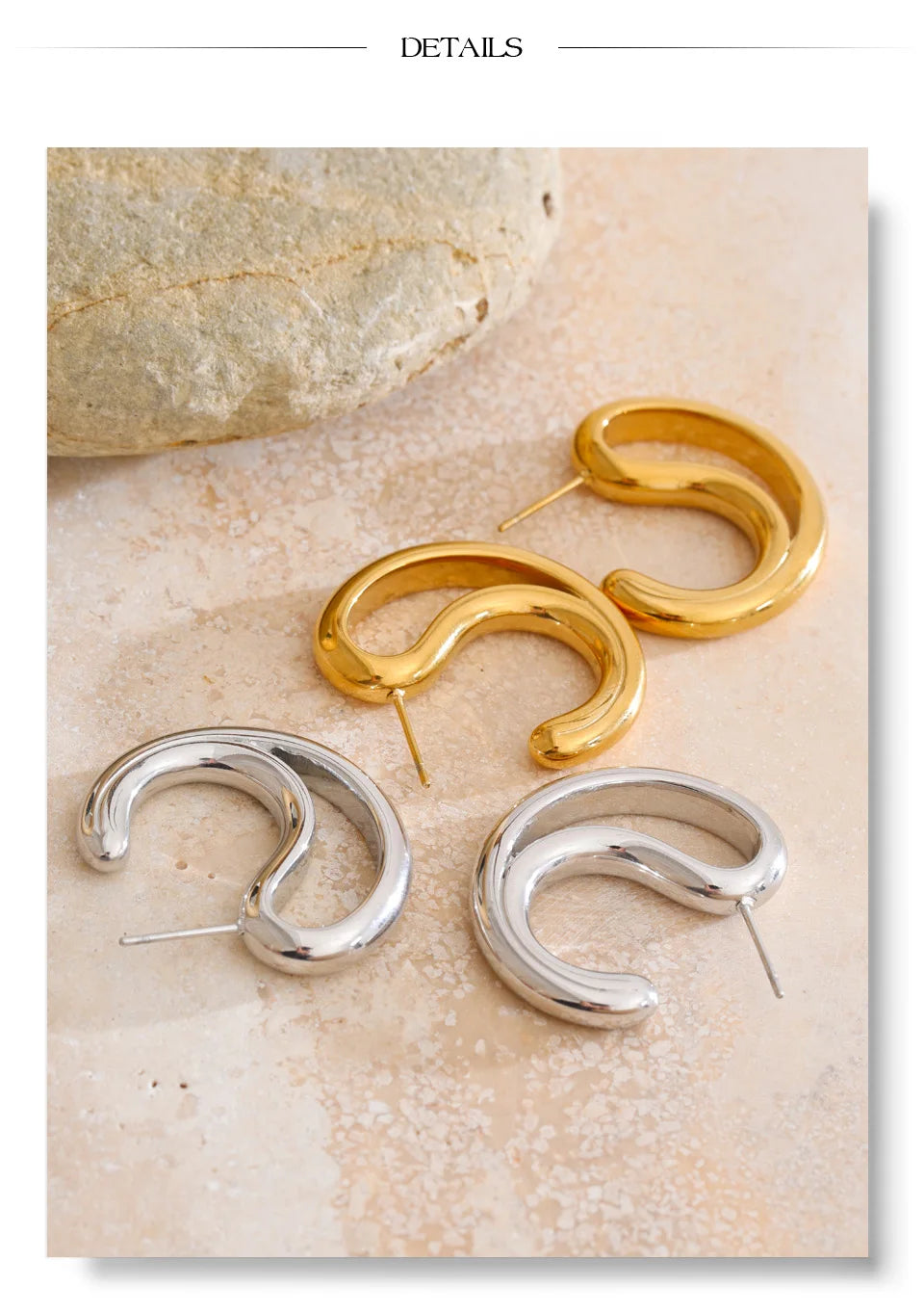Geometric earrings in gold-plated stainless steel.