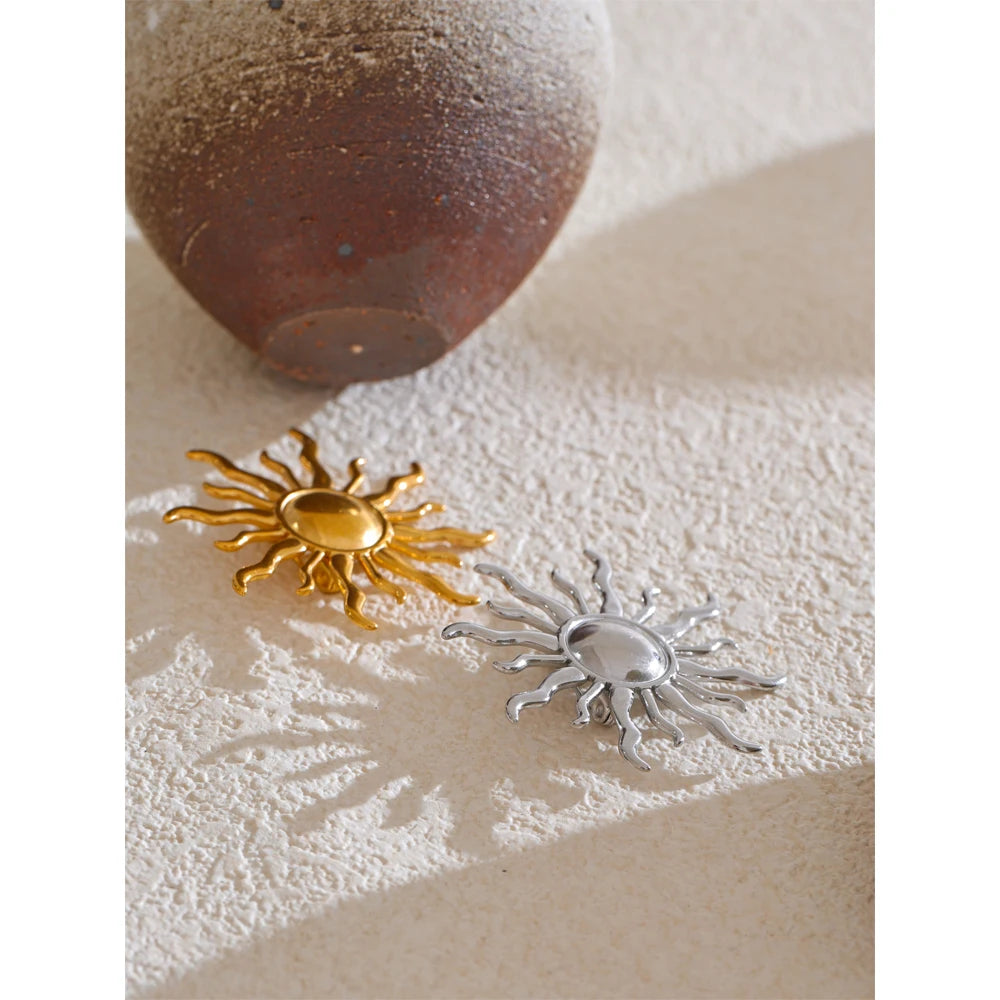 Sun Geometric Brooch — Gold-Plated Stainless Steel · PS1673