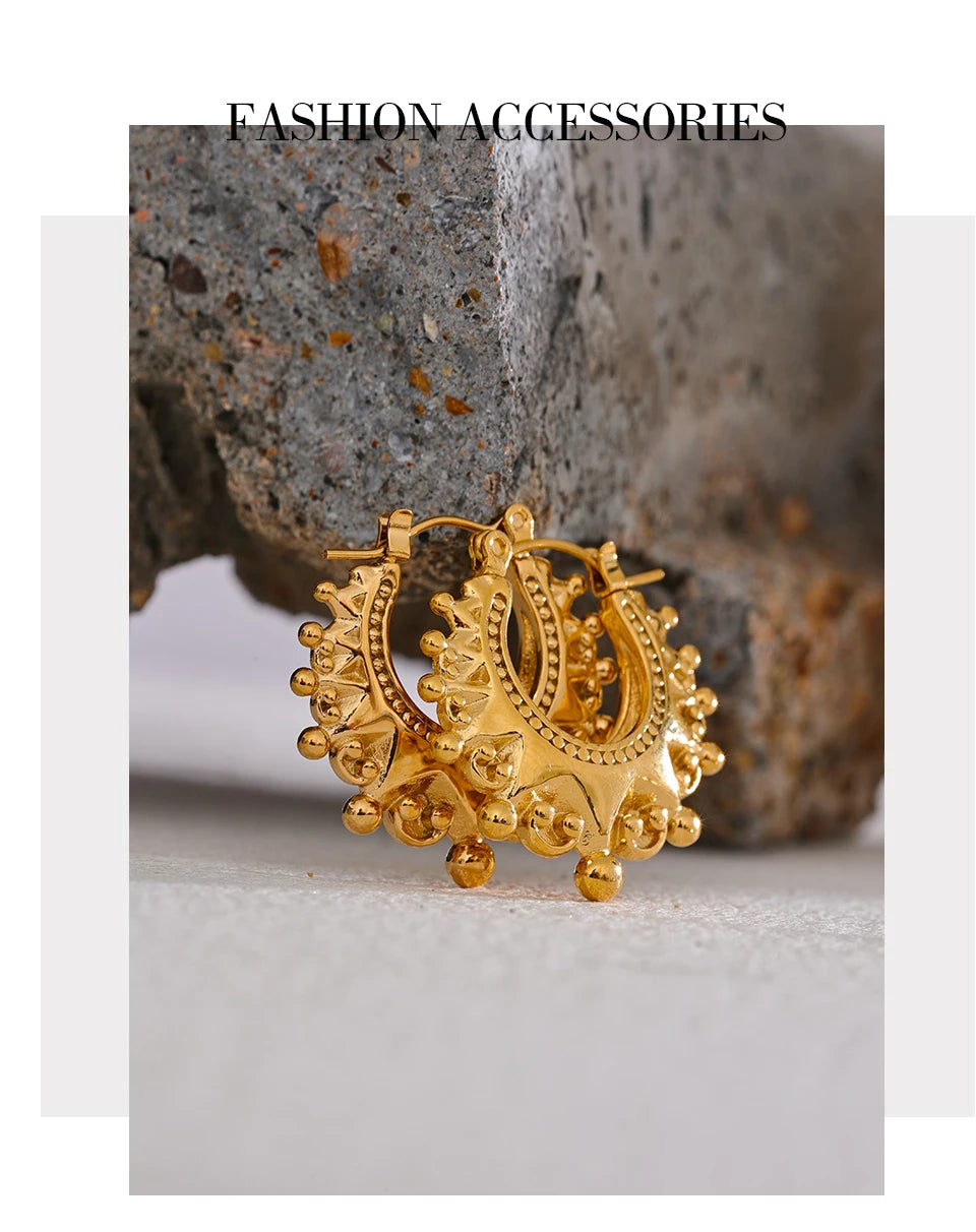 Vintage geometric earrings in gold-plated stainless steel.
