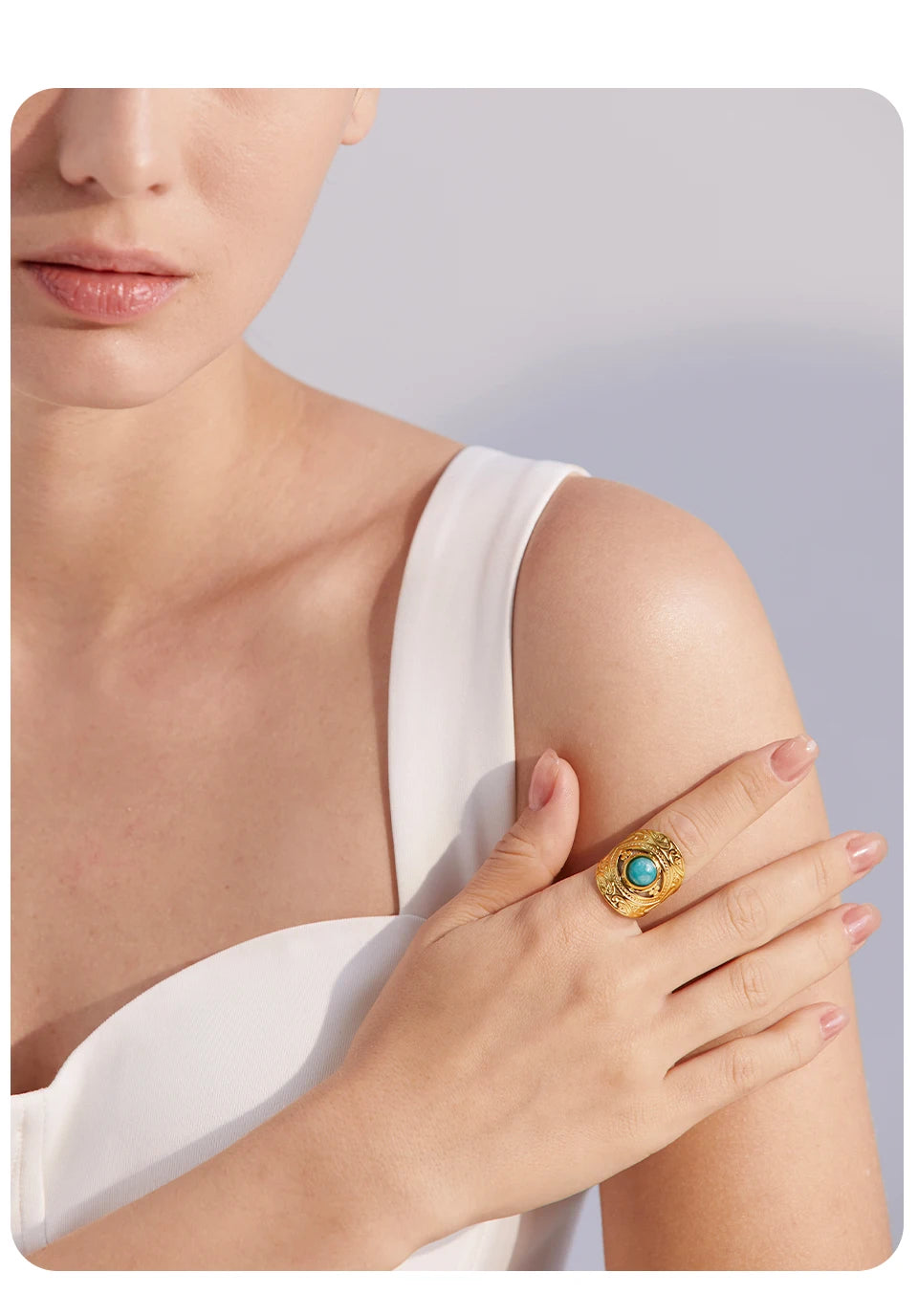 Red natural stone vintage ring in gold-plated stainless steel with natural stone.