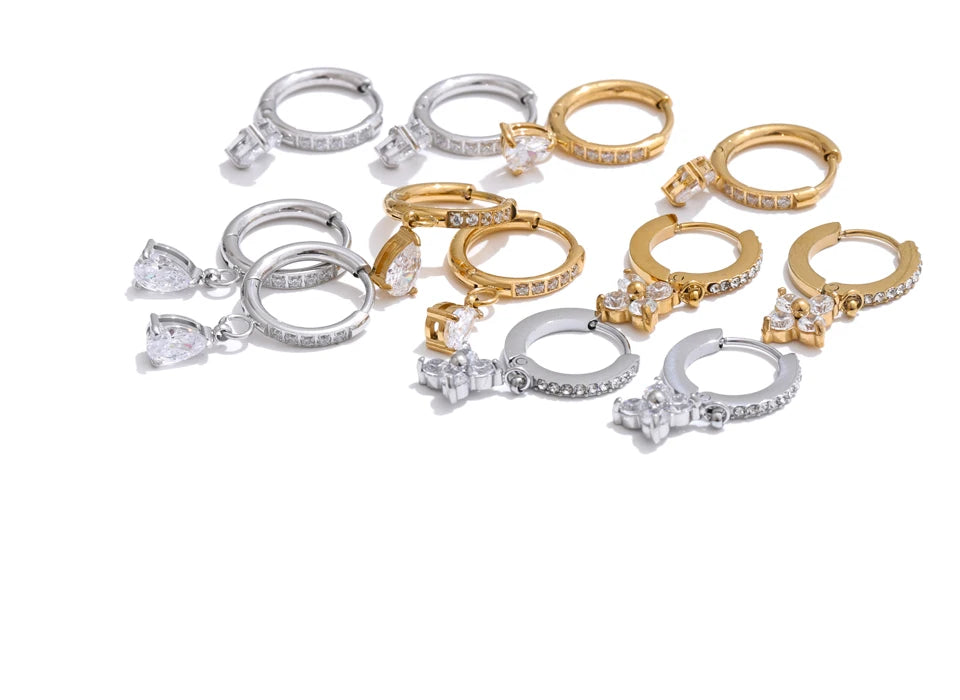 Cubic zirconia heart flower earrings in gold-plated stainless steel with cubic zirconia.