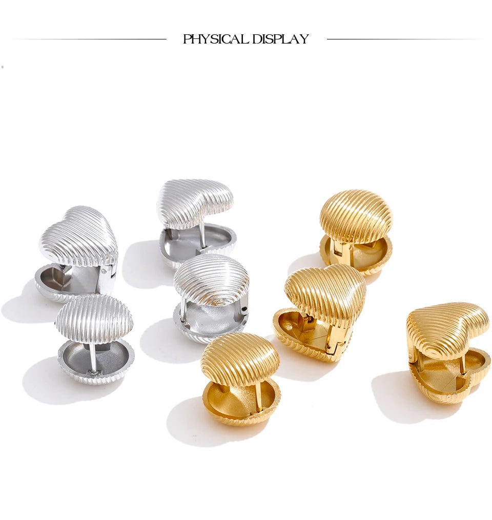 Heart minimalist geometric earrings in gold-plated stainless steel.