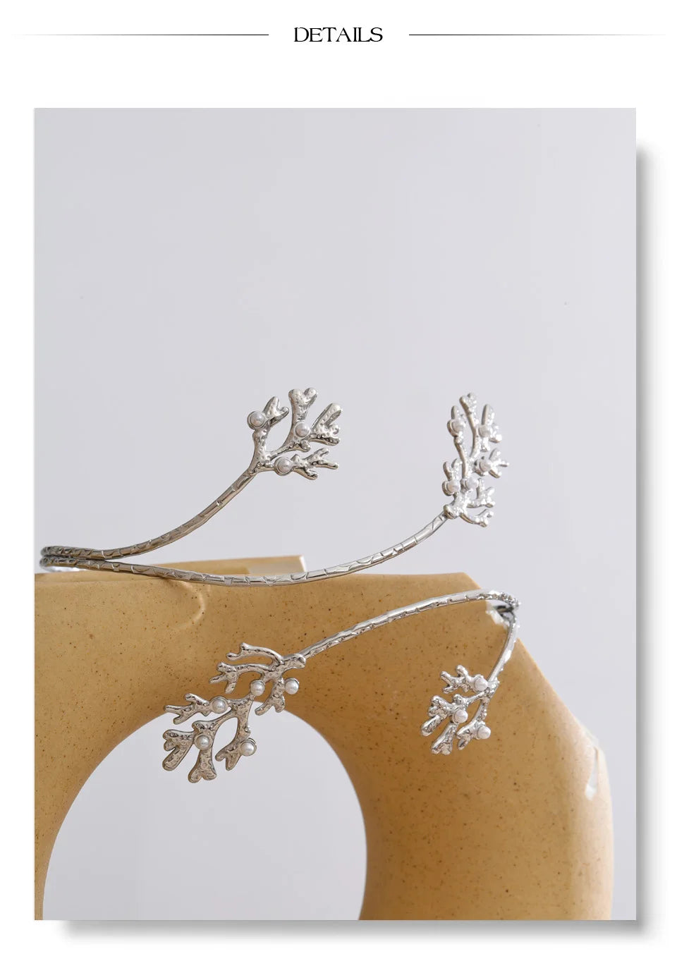 Pearl bracelet in gold-plated stainless steel with pearl.