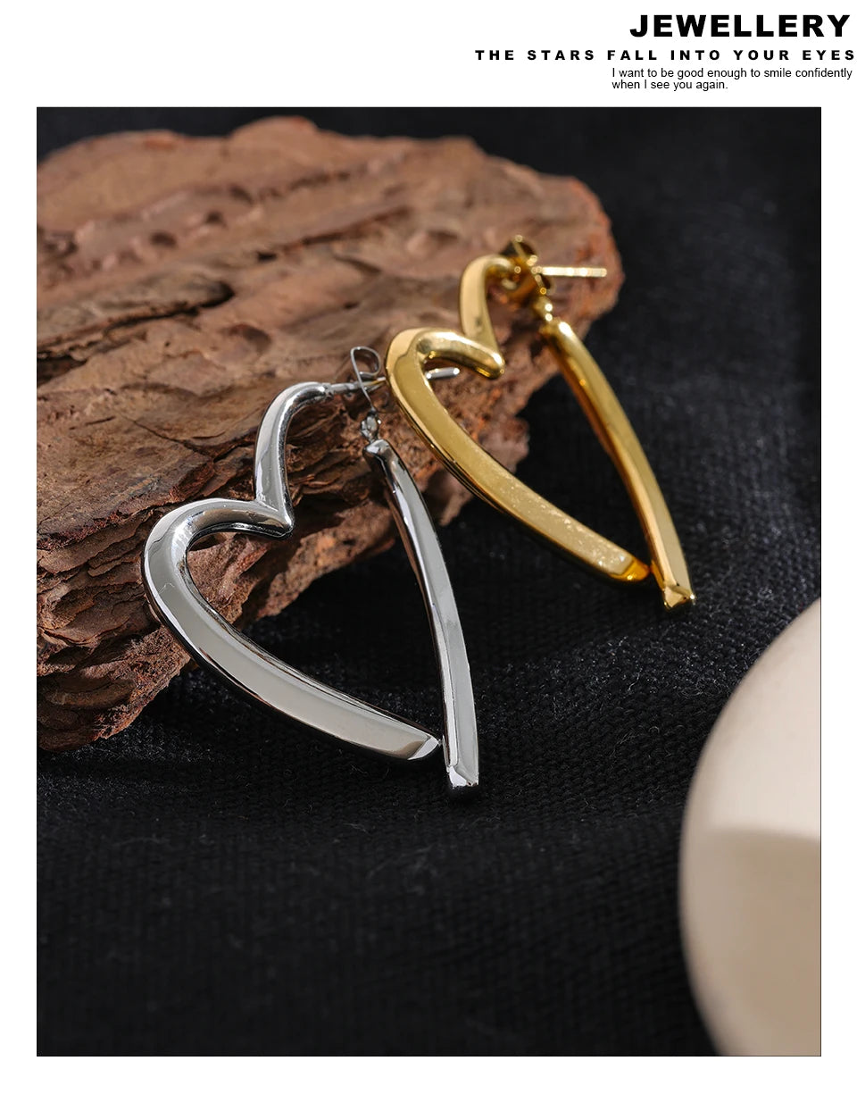 Heart minimalist earrings in gold-plated stainless steel.