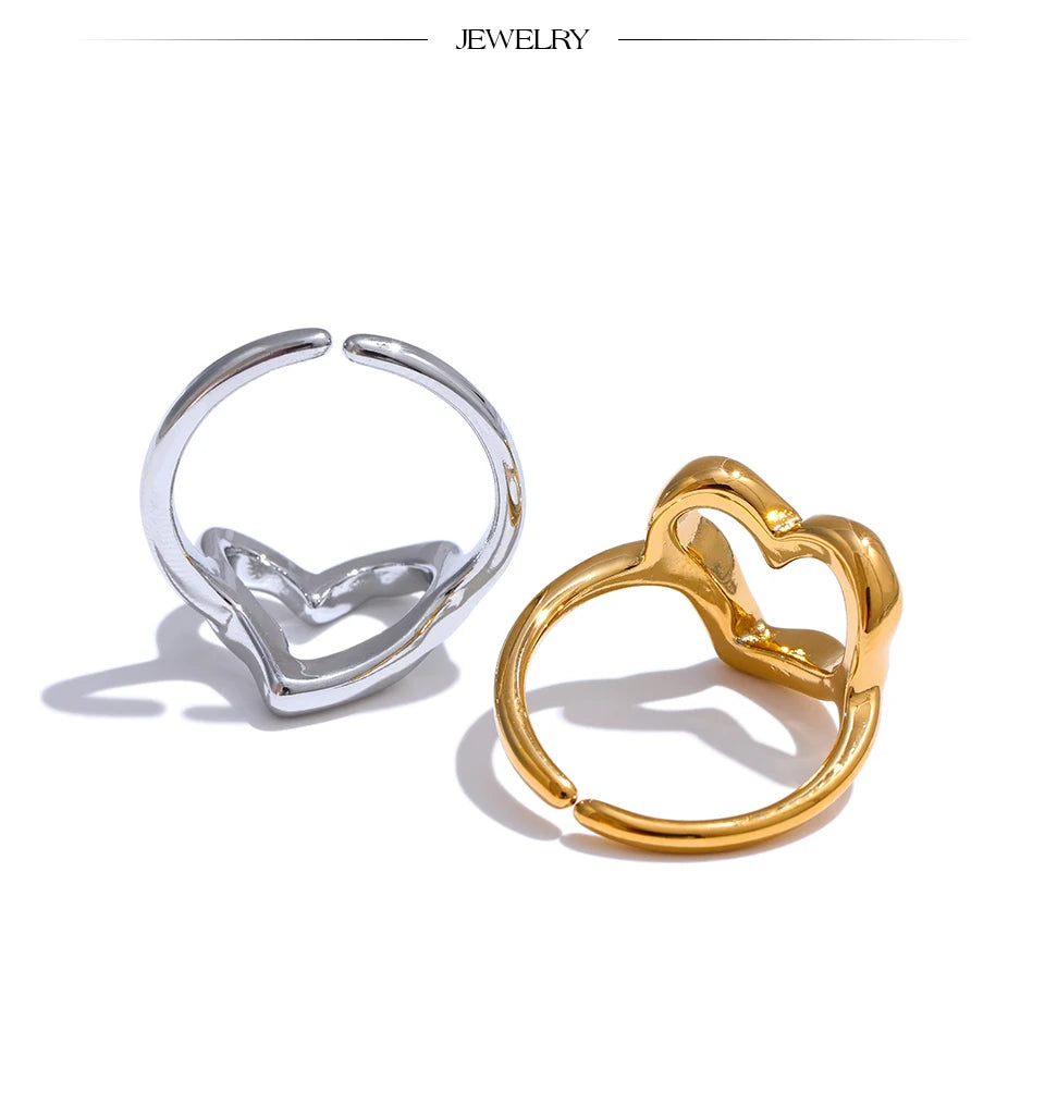 Heart minimalist ring in gold-plated stainless steel.
