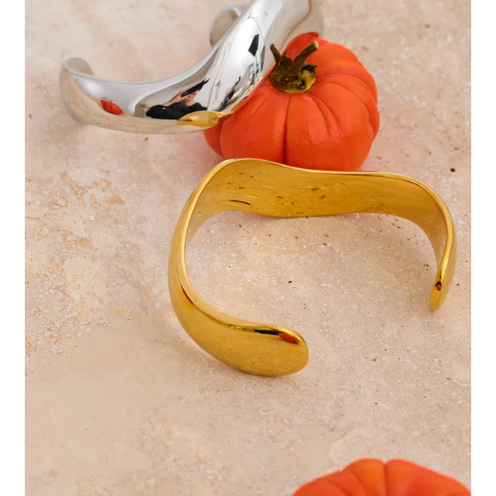 Minimalist Geometric Bracelet — Gold-Plated Stainless Steel · PS1688