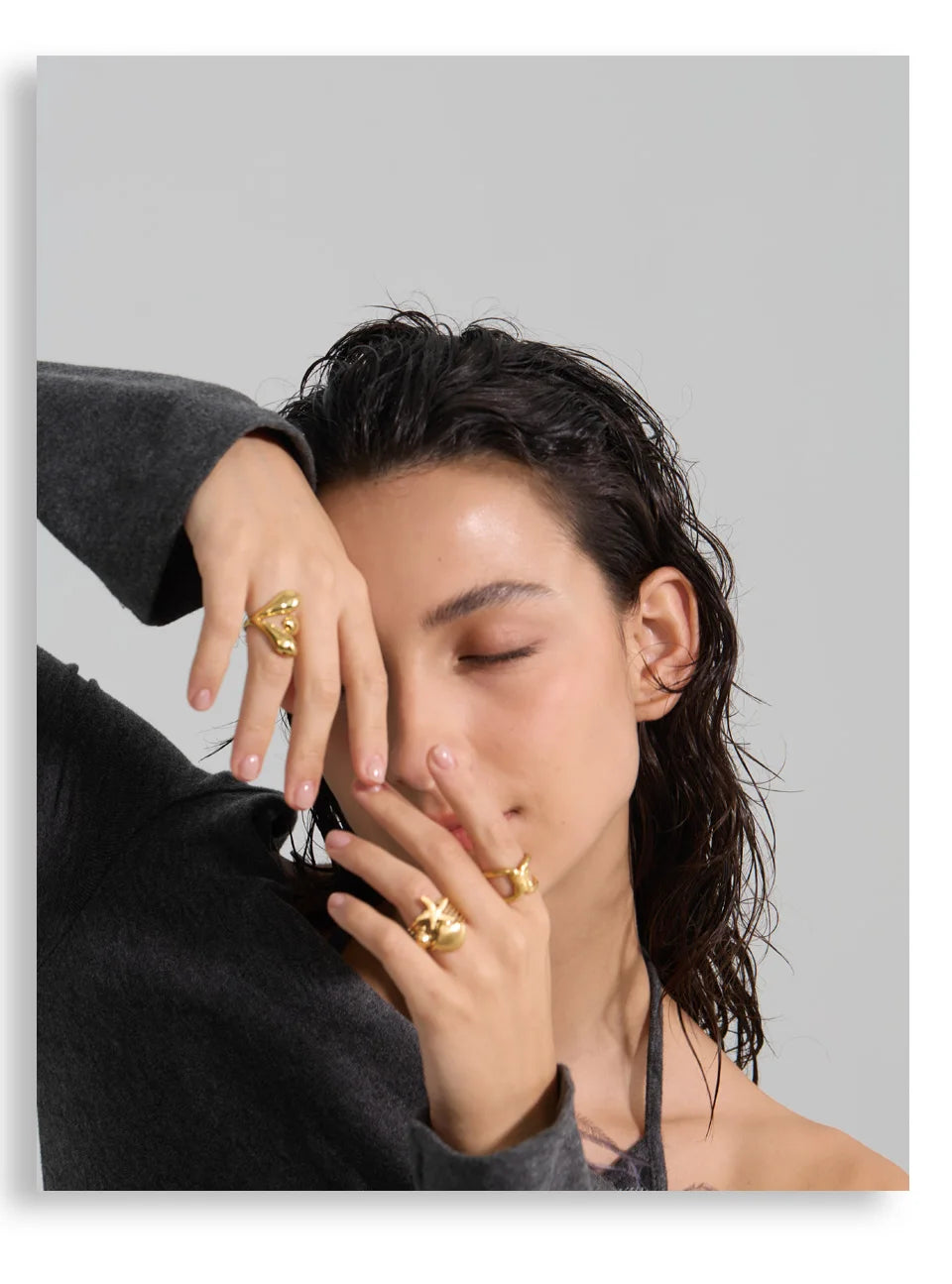 Geometric ring in gold-plated stainless steel.