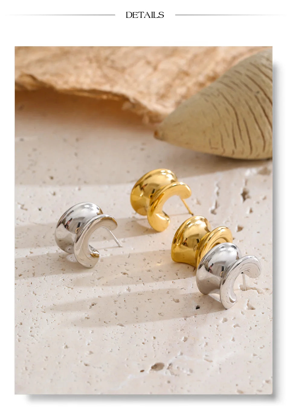 Geometric earrings in gold-plated stainless steel.