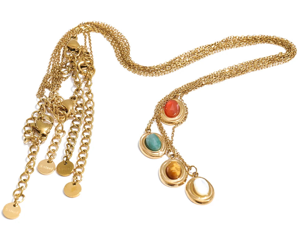 Natural stone geometric necklace in gold-plated stainless steel with natural stone.