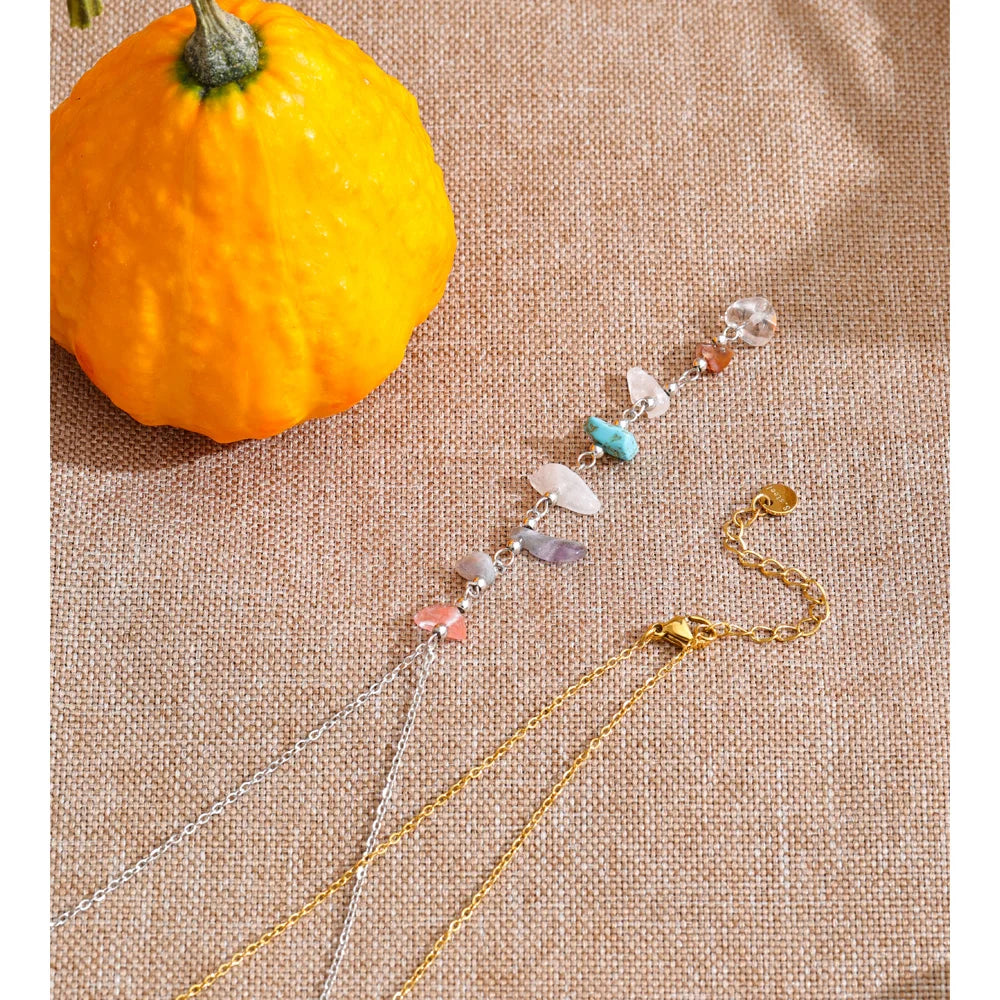Resin natural stone multi-color necklace in gold-plated stainless steel with natural stone and resin.