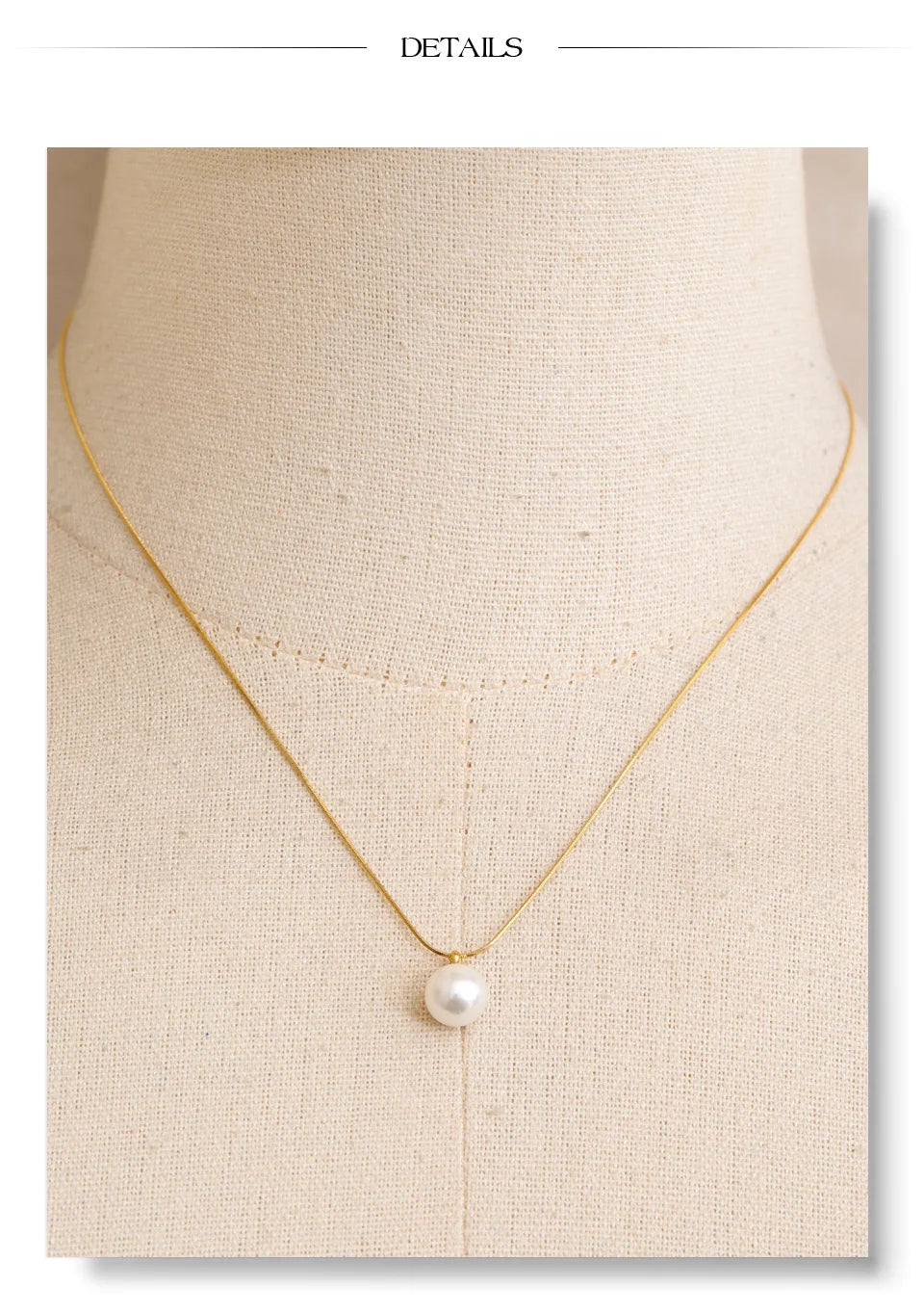 Pearl coin geometric necklace in gold-plated stainless steel with pearl.