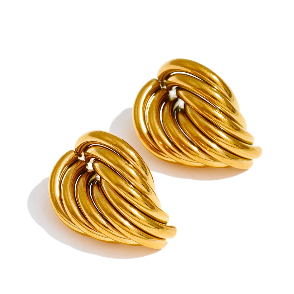Geometric earrings in gold-plated stainless steel.