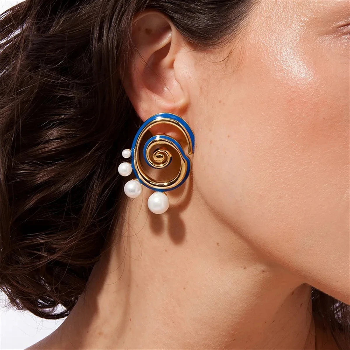 Spiral earrings, earrings, irregular pearls, fashionable and niche artistic stainless steel plated with 18k gold