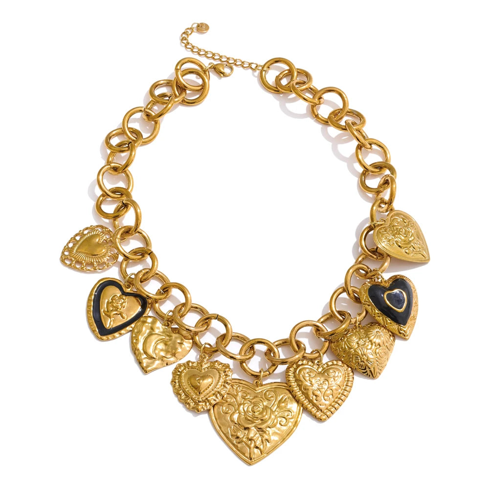 Heart necklace in gold-plated stainless steel.