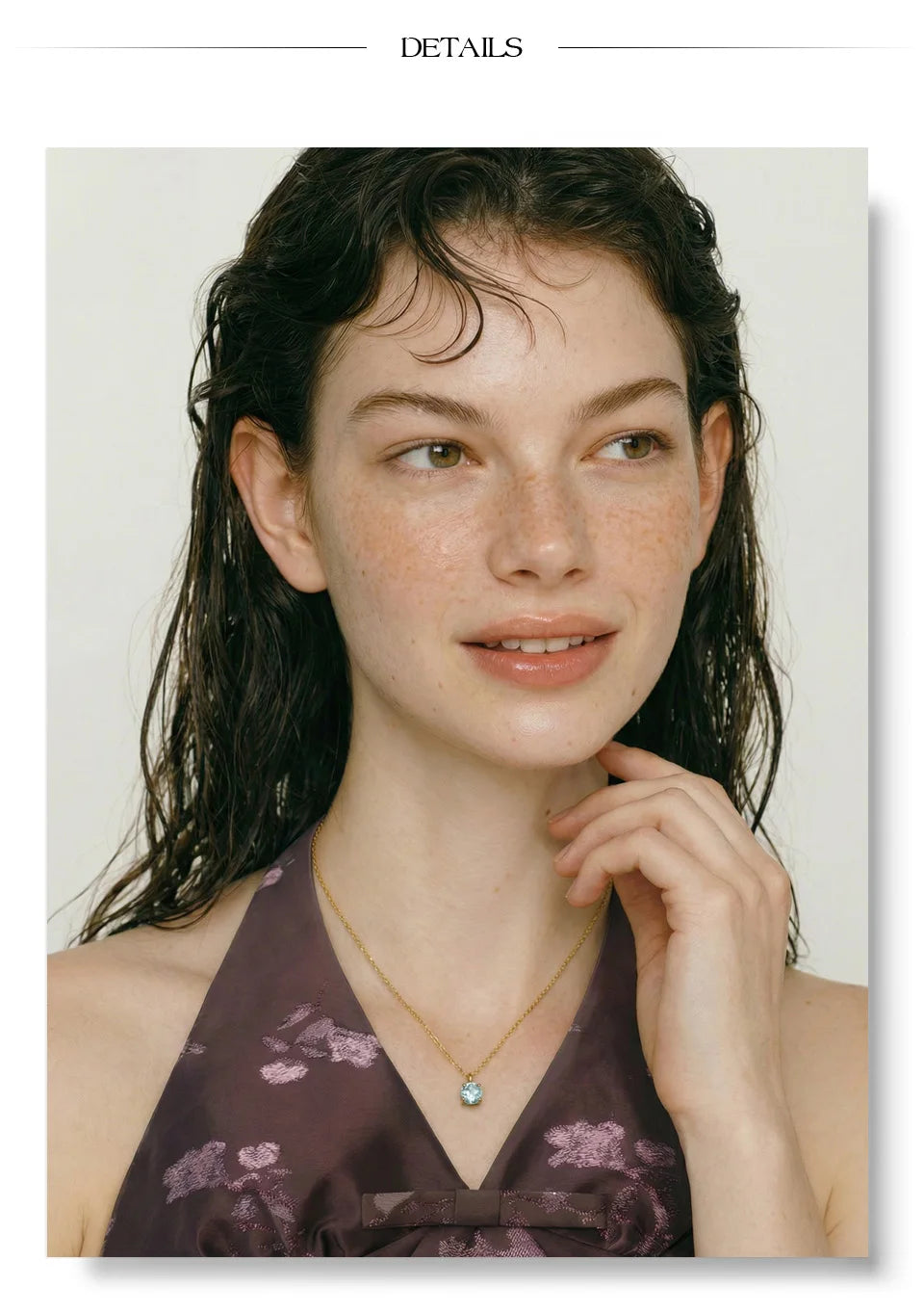 Cubic zirconia flower geometric necklace in gold-plated stainless steel with cubic zirconia.