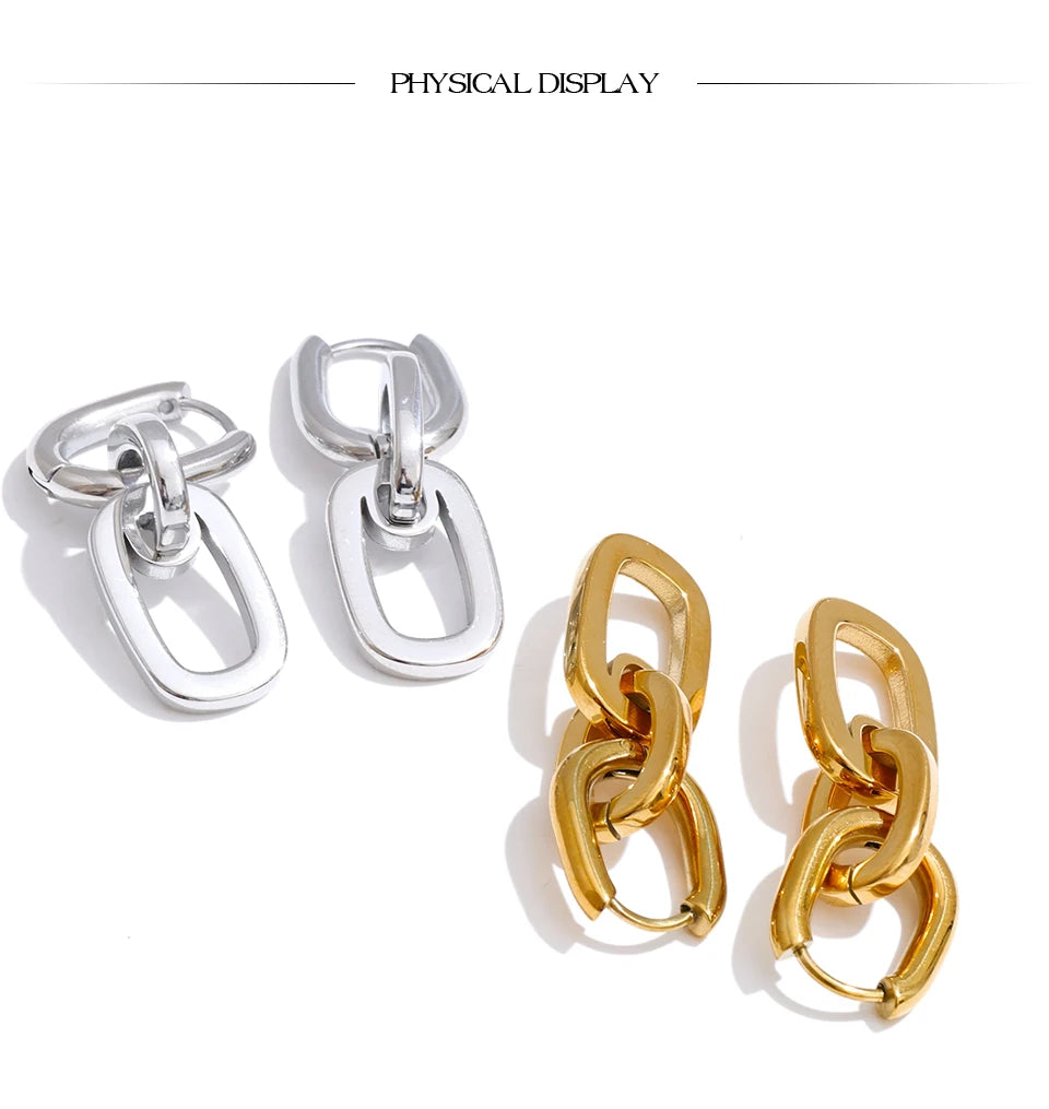 Geometric earrings in gold-plated stainless steel.
