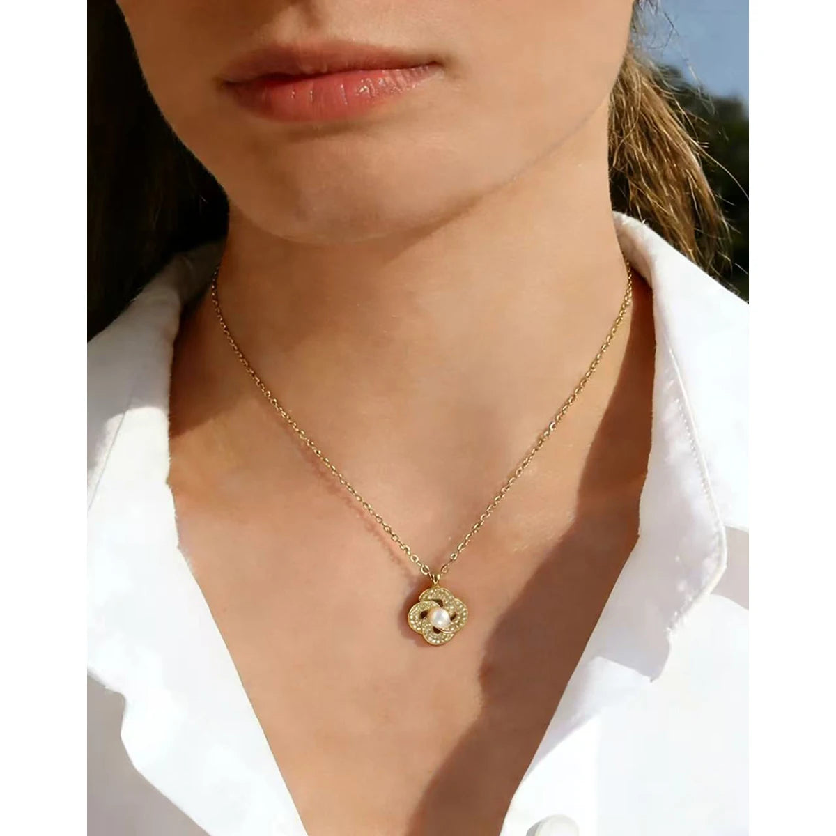Crystal Pendant Necklace Vintage — 316L Stainless Steel · PS435